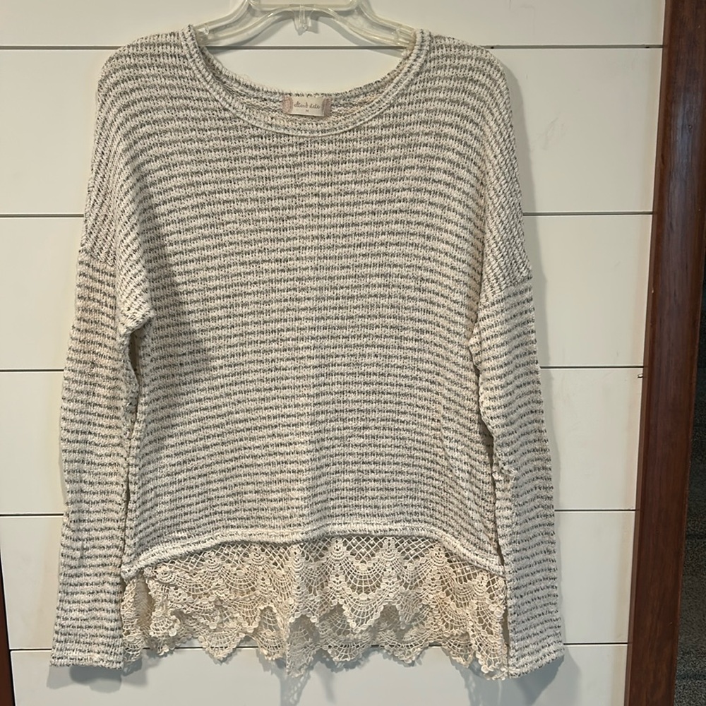 Altar’s State sweater M
